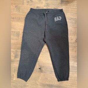 GAP Charcoal Fleece Joggers – Size XL – Like New